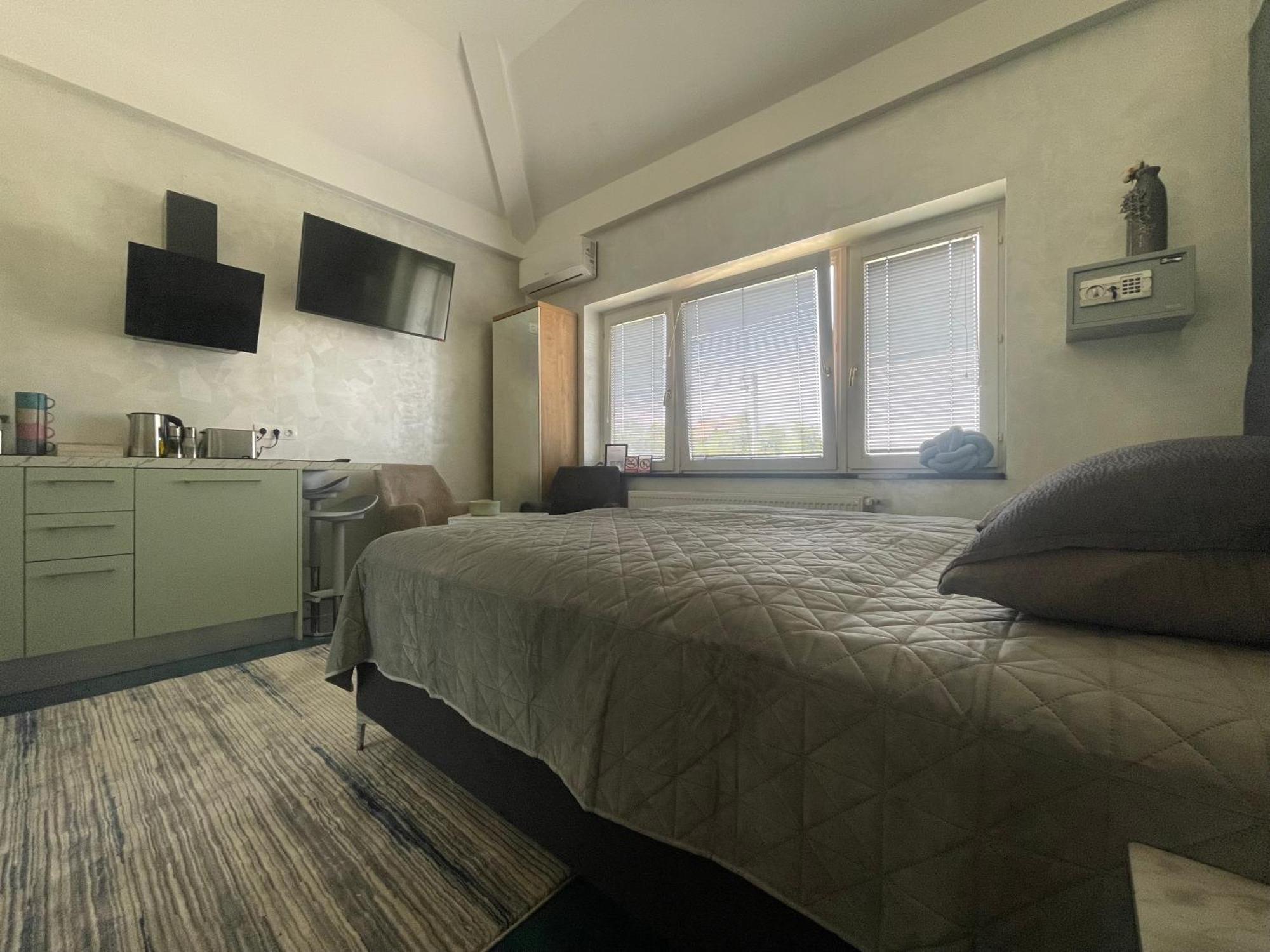 Tona - Miran Apartman - Parking - Samostalna Prijava Карловац Экстерьер фото