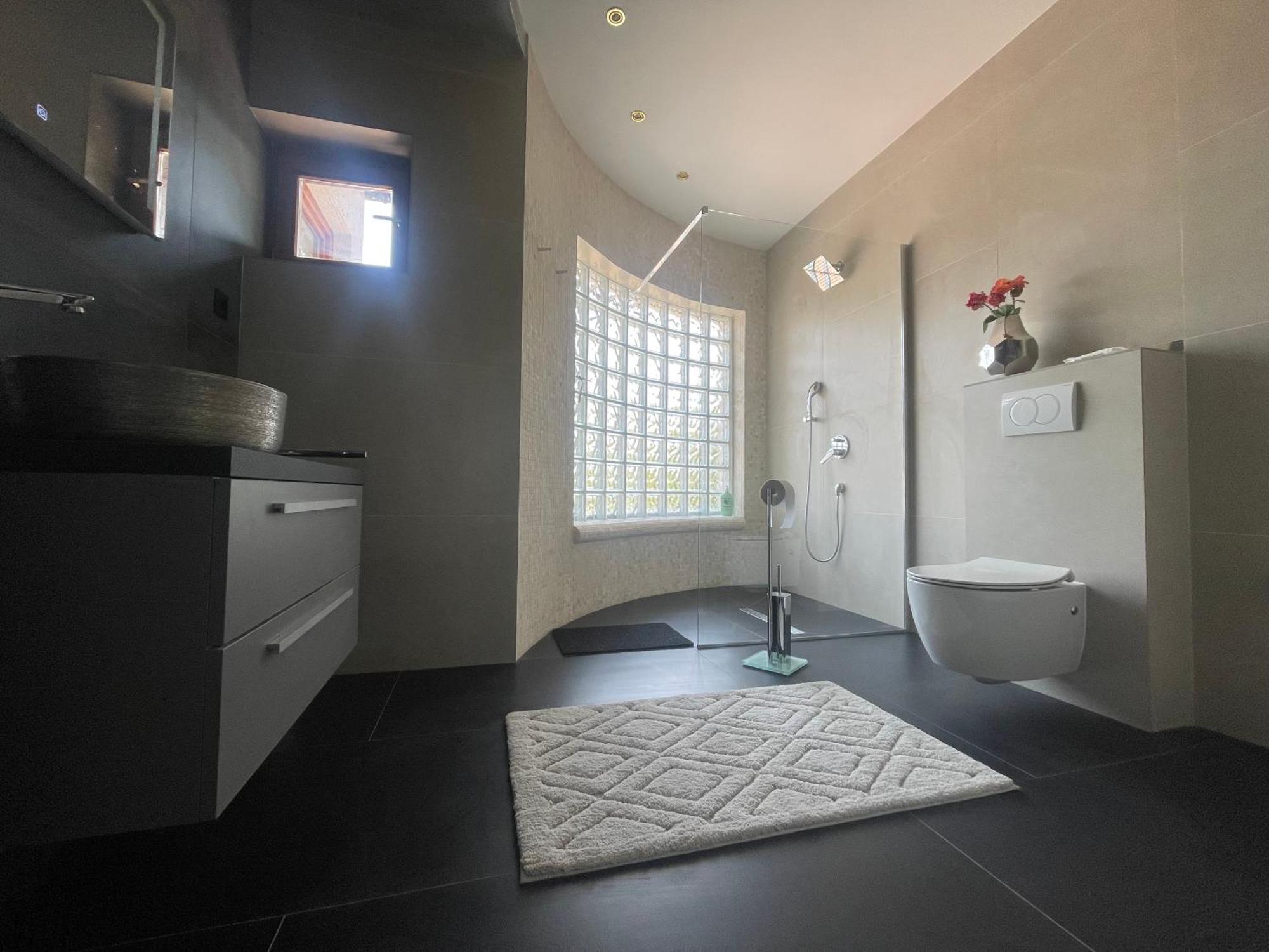 Tona - Miran Apartman - Parking - Samostalna Prijava Карловац Экстерьер фото